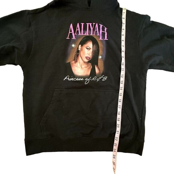 Aaliyah ~ Black Hoodie Sweatshirt ~ size Large - Picture 7 of 7